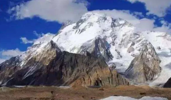 世界第二大高峰是什么(世界第二高峰是什么峰 世界第二高峰在哪)-第13张图片-贝灵顿wiki